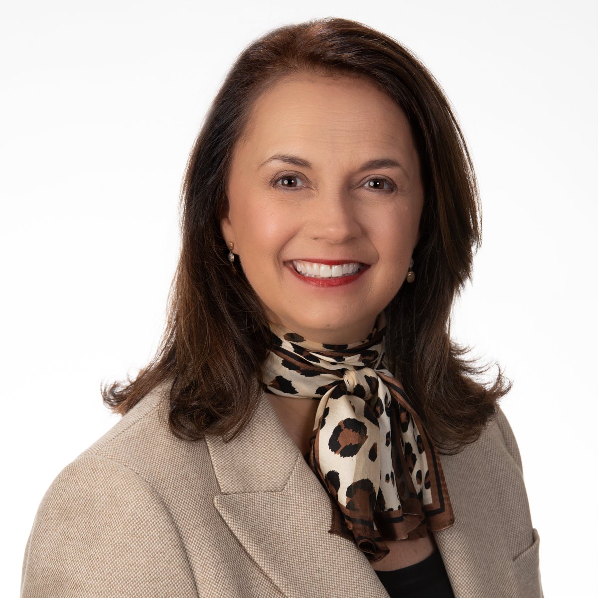 aga_naturalgas's tweet photo. We are excited to announce that the AGA Board of Directors has elected @KimGreeneCEO, Chairman, President and CEO of @SouthernCoGas, to be Chair of the Board for 2022. We look forward to her continued leadership for our industry! More here: https://t.co/mhMGZi0LUX https://t.co/2r6drglgsY