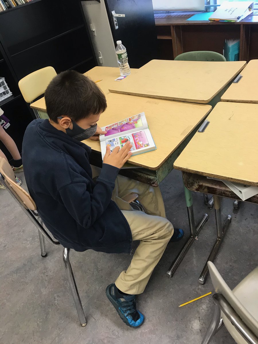 JohnBStanton's tweet photo. Students in Mr. Craig’s class are working on their independent reading and retelling their current chapter. https://t.co/hACJbChYKS