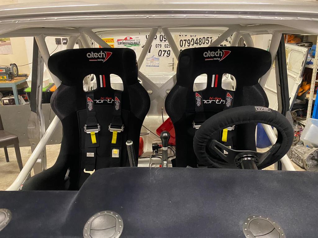 raceandrallyni's tweet photo. And now for something completely different..
This is the coolest thing we have seen for a long time and we were delighted to provide Hungarian ace Karsai Zolt with some safety equipment for his epic Lada!
#AtechRacing #race #Rally #Motorsport #Racing #Rallying
@AtechRacing https://t.co/4BpFgaU2z6
