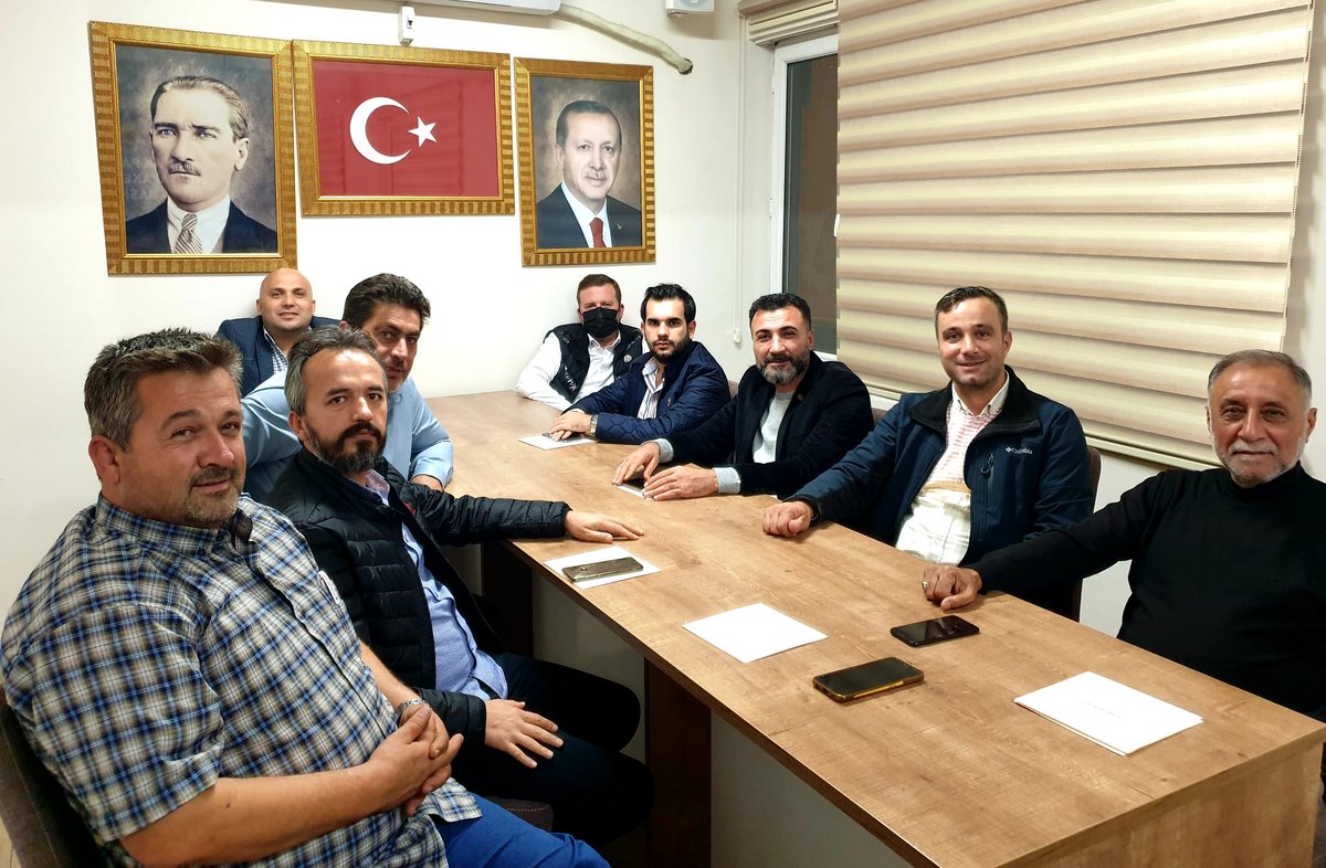 akpartimkp's tweet photo. Haftalık olağan toplantımızı İlçe Başkanımız Sn.Murat Hallaçoğlu Başkanlığında ilçe koordinatörlerimiz Sn. Dergah Mansur Alkan ve Hasan Durmayaz ın katılımları ve yönetim kurulu üyelerimizle gerçekleştirdik. https://t.co/nN0wDuSNJ2