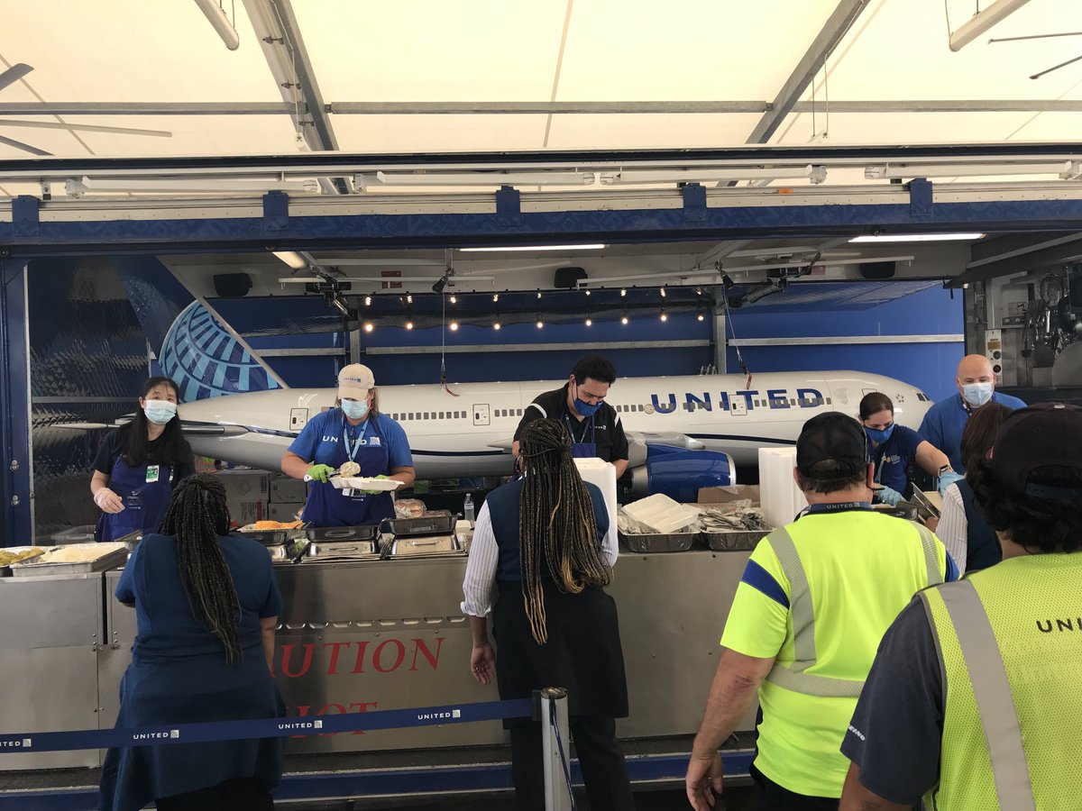IAH Burger Burn/Safety Fair- awesome weather, good food, and a great time with the vendors focusing on health & safety ⁦@weareunited⁩ ⁦@BEINGUNITED1⁩ ⁦@JohnK_UA⁩ ⁦@AOSafetyUAL⁩ ⁦@AshleyM98968901⁩