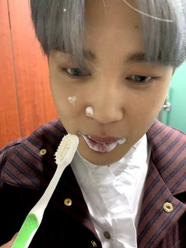 MoonchildJV's tweet photo. Thank you Hobi for never disappointing us with birthday pics😂🐿️🐥💜
#JIMINDAY #HappyBirthdayJimin #OurAngelJimin #LightOfOctober https://t.co/z6f6CxCU9d