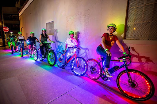 ABQLive's tweet photo. Are you ready to explore Albuquerque or take a Glow Ride to the Balloon Fiesta? Check out Free To Roam eBiking for some cool electric bike tours today! 🚴
.
[📷: @freetoroamebiking]
.
.
Get your photo featured by using the hashtag #abqlivephotooftheday https://t.co/dWZFAmGmrk