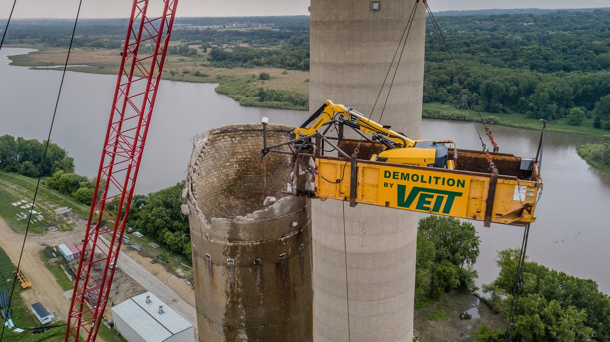 brokkusa's tweet photo. This smokestack demolition by Veit &amp; Company is an example of a challenging Brokk job. https://t.co/cn4oa4lFua

What’s the most difficult project you’ve taken on with a Brokk robot? #Brokk #BrokkIt #Demolition https://t.co/8Bhxi11i2E