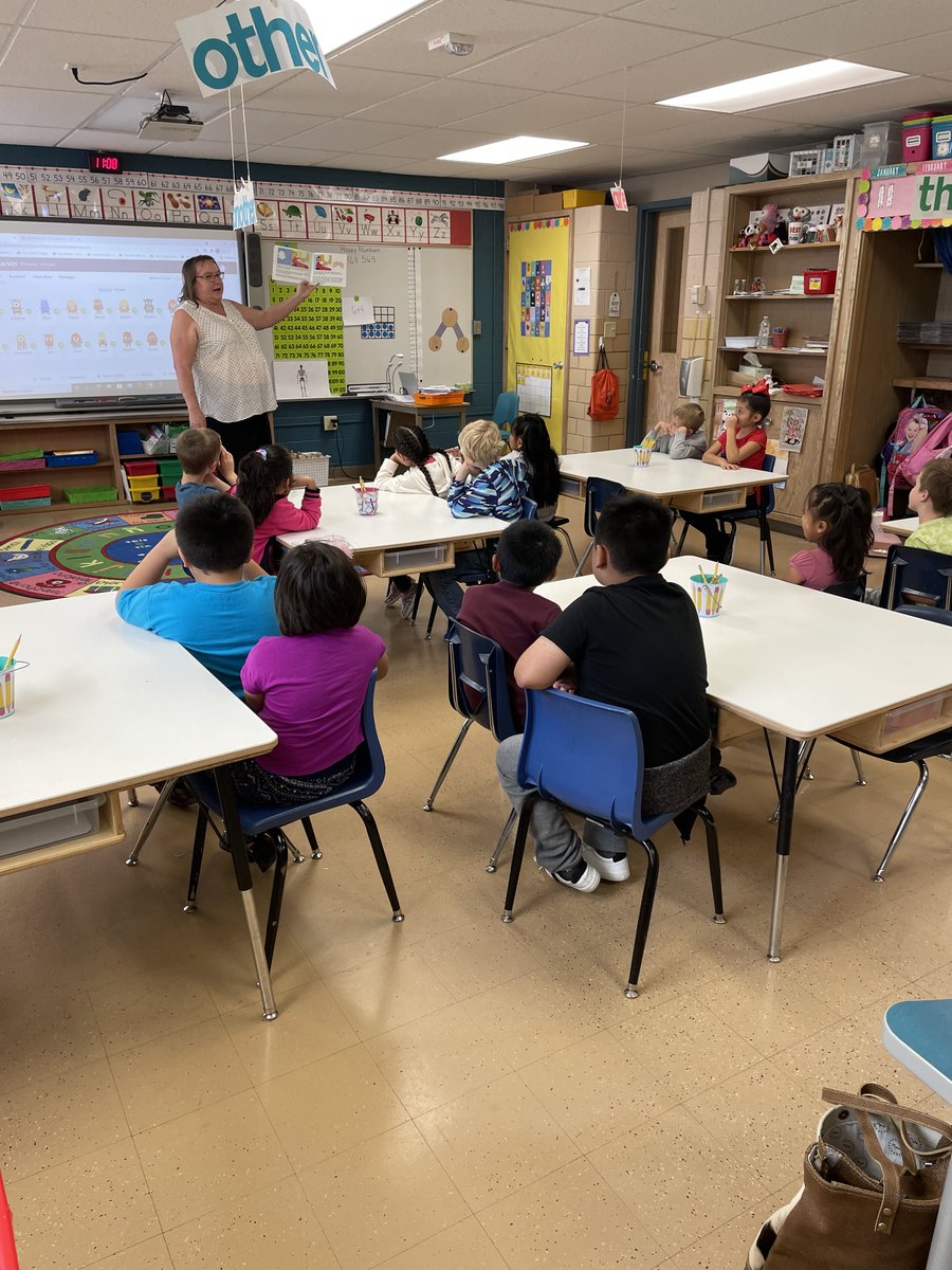 PaulJLarkin's tweet photo. Thank you Mrs. Lora Horton (K-State Research and Extension) for teaching our 1st graders about germs and how to properly wash their hands. @lorajhorton https://t.co/x8nAXAN2hG