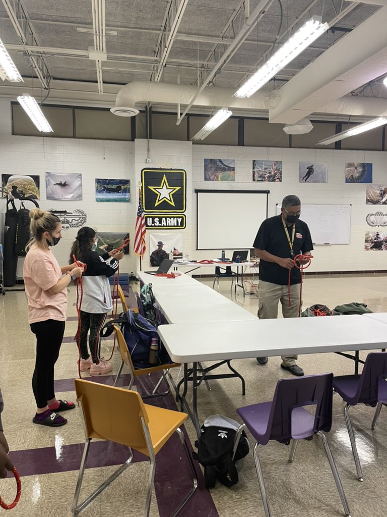 SouthernTrojans's tweet photo. Students are learning useful skills in JROTCโฆ like how to tie knots for a one rope bridge! #leadlikeatrojan #METaLRocks https://t.co/KZyfEk6TOO