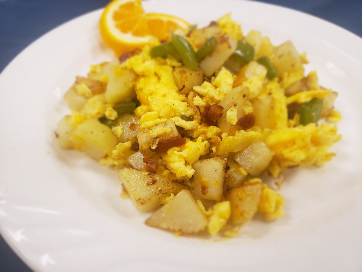 KFValleyViewHC's tweet image. Theme Week Germany Octoberfest  kicking off the week with breakfast, Bauernfrustuck aka Farmers Skillet, YUM!! @ValleyViewHC #ThemeWeek #TrilogyChefsRock #TasteTheTrilogyDifference @ChefMike45 @ReyRd2 @PatynkoJody