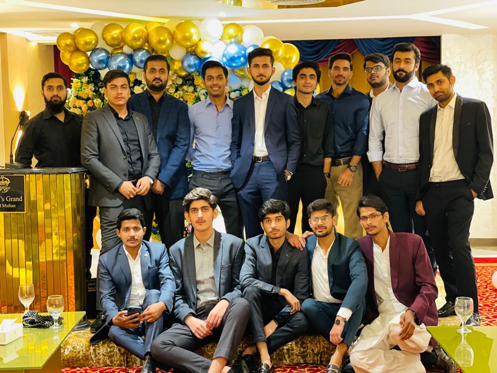 BamdcBeauties's tweet photo. B6 | Annual dinner 2k21 https://t.co/H0acOKZPT6
