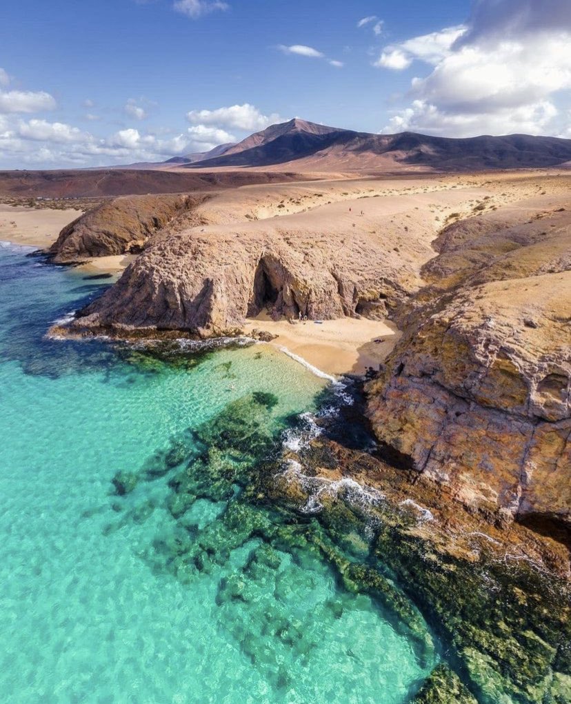 We can’t wait to visit Lanzarote on our Ultimate Cunard Canaries Sailcation☀️🛳 Less than a week until we depart - who’s joining us? #ImagineSailcation 

📍 Lanzarote, Canary Islands
📸 @marmesis