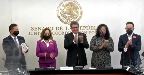 ComiteCPC's tweet photo. #Entérate📣 #CPCNoticias📰 #CPCNews📲 El día de hoy los nuevos integrantes del @ComiteCPC: @CescoCiscomani @pacoalvarezc Magdalena Verónica Rodríguez Castillo y @vaniadelbien, acudieron al @senadomexicano para recibir sus nombramientos 📜🎉 https://t.co/nGXTOWUtJg
