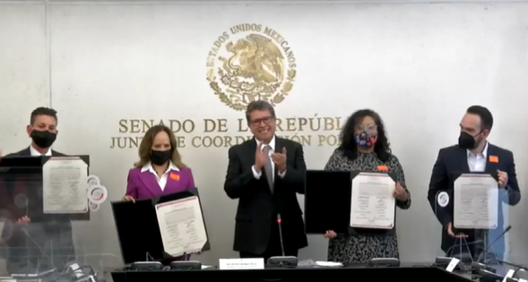 ComiteCPC's tweet photo. #Entérate📣 #CPCNoticias📰 #CPCNews📲 El día de hoy los nuevos integrantes del @ComiteCPC: @CescoCiscomani @pacoalvarezc Magdalena Verónica Rodríguez Castillo y @vaniadelbien, acudieron al @senadomexicano para recibir sus nombramientos 📜🎉 https://t.co/nGXTOWUtJg