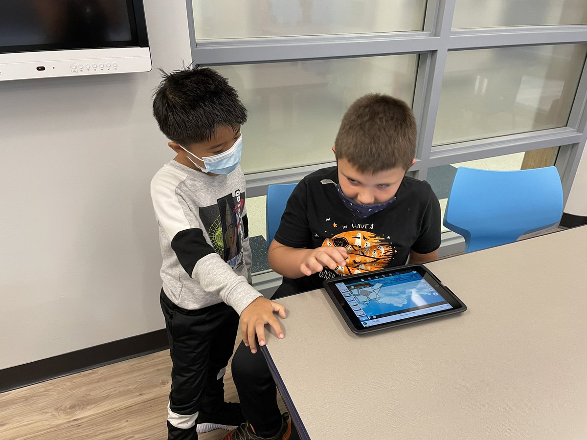 WildcatReader93's tweet image. First graders used @Seesaw to find clues and search for a book in our Innovation Center. After finding their book, students took pictures of book parts and determined the genre. #explorersweek @CCSD93 @JRyboICin93 #WTandMe