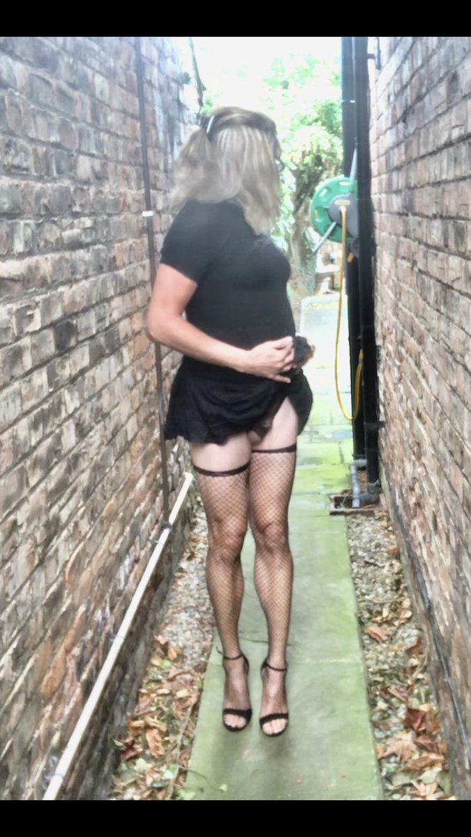 SadieJayne8's tweet photo. #crossdressoutside https://t.co/APpmJkDuHY