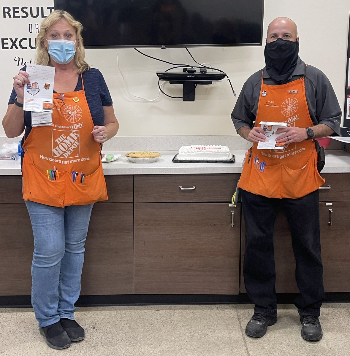 Congrats to Carol and Shannon on achieving DIAMOND status!! We are so lucky to have these two bright shining stars at #HomeDeopotBright @Mark_Gridley @JulieGiattino @jo_yates4 @megan000nicole @JoshuaMendiol17 @smt81 @Debbie14128887