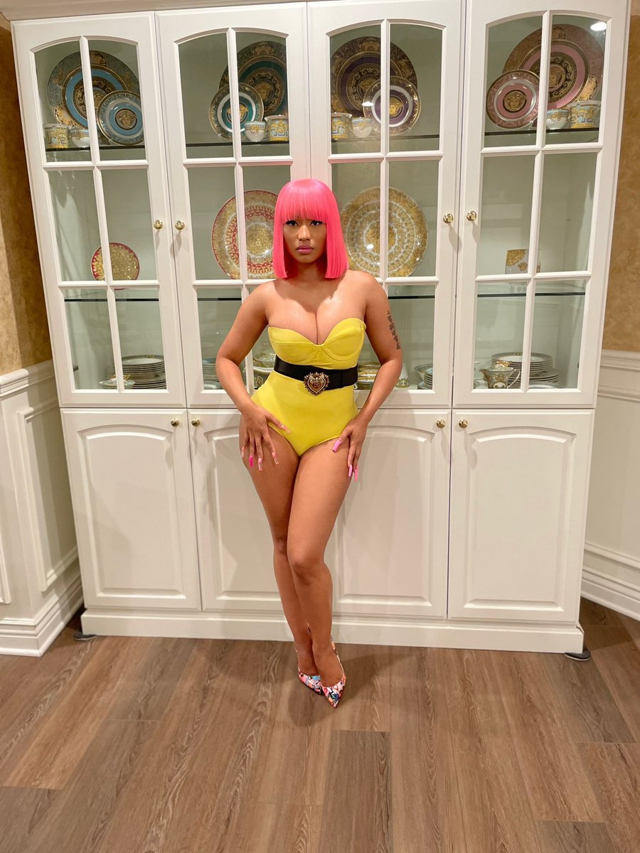 NICKIMINAJ tweet picture