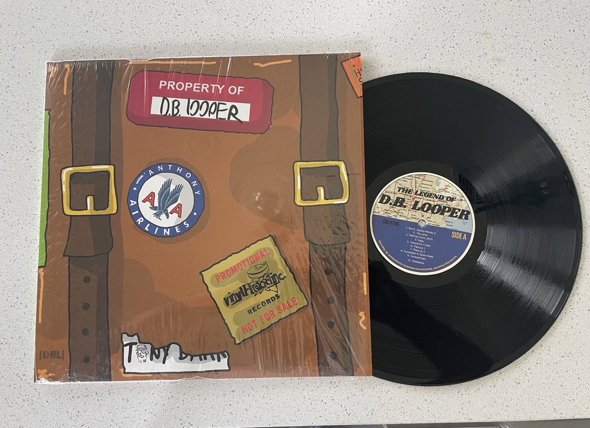 TonyDarkMusic's tweet photo. Man BOTH of these records came out beautiful!! I couldn’t be happier, purchase yours at

https://t.co/kJAc7WKify

RT to help me sell these bad boys out! ❤️❤️ https://t.co/SOT5rDYP46