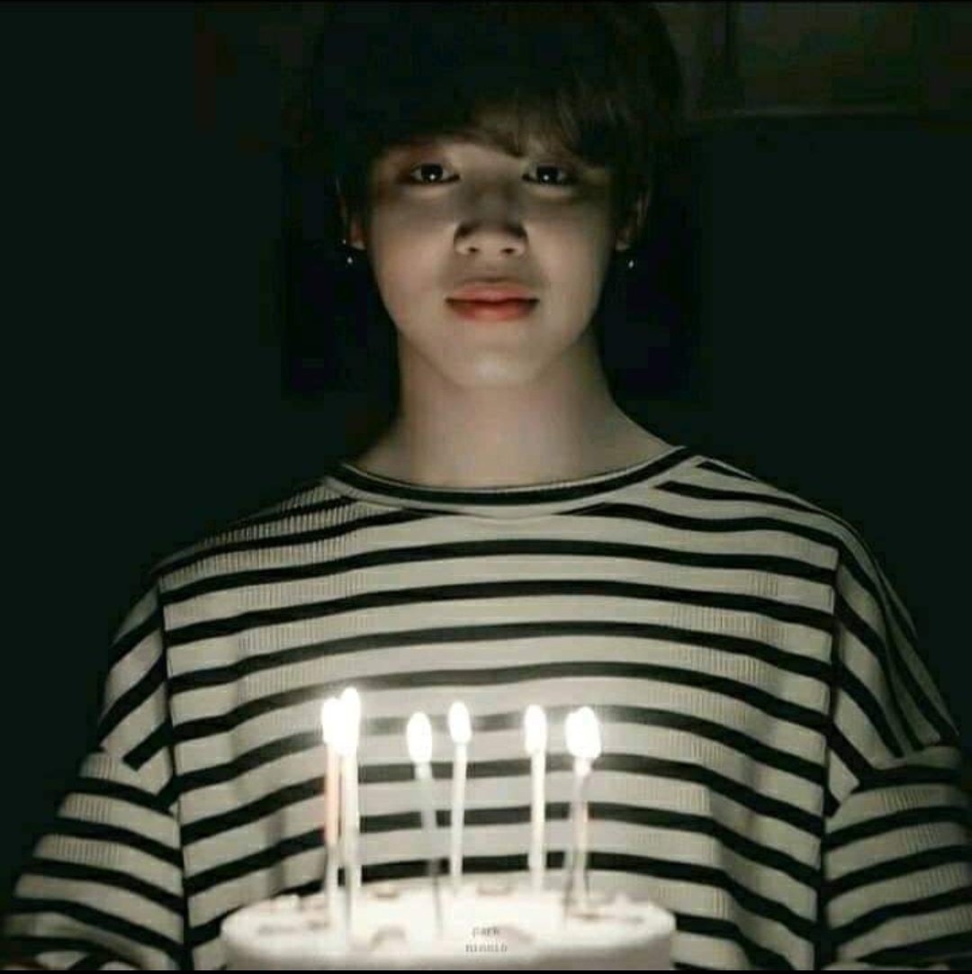 SaraBtsTurk6's tweet photo. #JIMINDAY https://t.co/eCz8IjYxUt