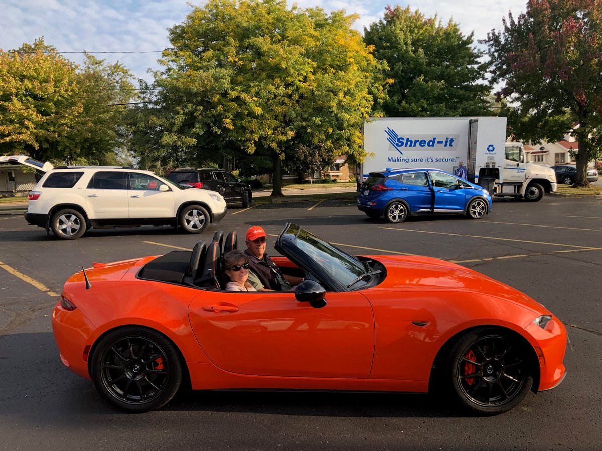 Bloom_CU's tweet image. Take advantage of our Free Community Shred Day this Sat., Oct. 16, 9am to noon.  It's your opportunity to get rid of your excess paper in a safe way, that is better for the environment.  It's free from @Bloom_CU, at 1327 Plainfield Ave. N.E. (just N. of Leonard).