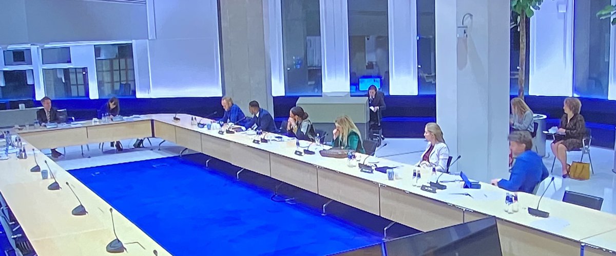 Goed debat over #media, #omroepbestel en #persveiligheid met veel aandacht voor de samenwerkingsprojecten tussen <a href="/stichtingrpo/">Regionale Publieke Omroep</a> <a href="/NOS/">NOS</a> en <a href="/StichtingNLPO/">NLPO</a>. Tijdelijke subsidies, extra journalisten en samenwerking stoppen de verschraling. Nu verder en hopelijk voor lange tijd.