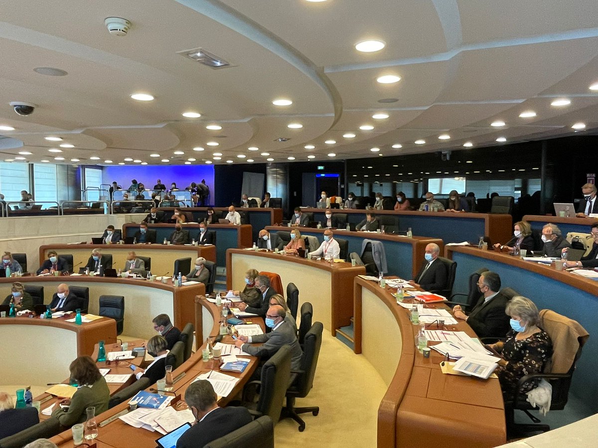 RomainDostes's tweet photo. Hier, c'était jour de séance plénière 🗣
J'ai eu l'occasion de faire 2 annonces sur une profession en particulier, qui le mérite bien : les aides à domicile.
✔revalorisation de leur salaire avec l'"avenant 43"
✔ soutien à leur formation (Conférence des Financeurs)
@Gironde https://t.co/2YqwujHB5Q