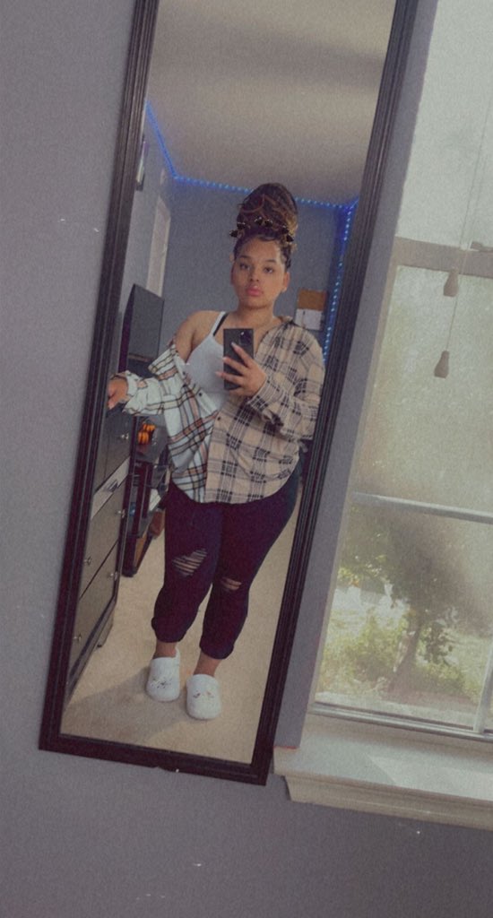 tavylashay's tweet image. 