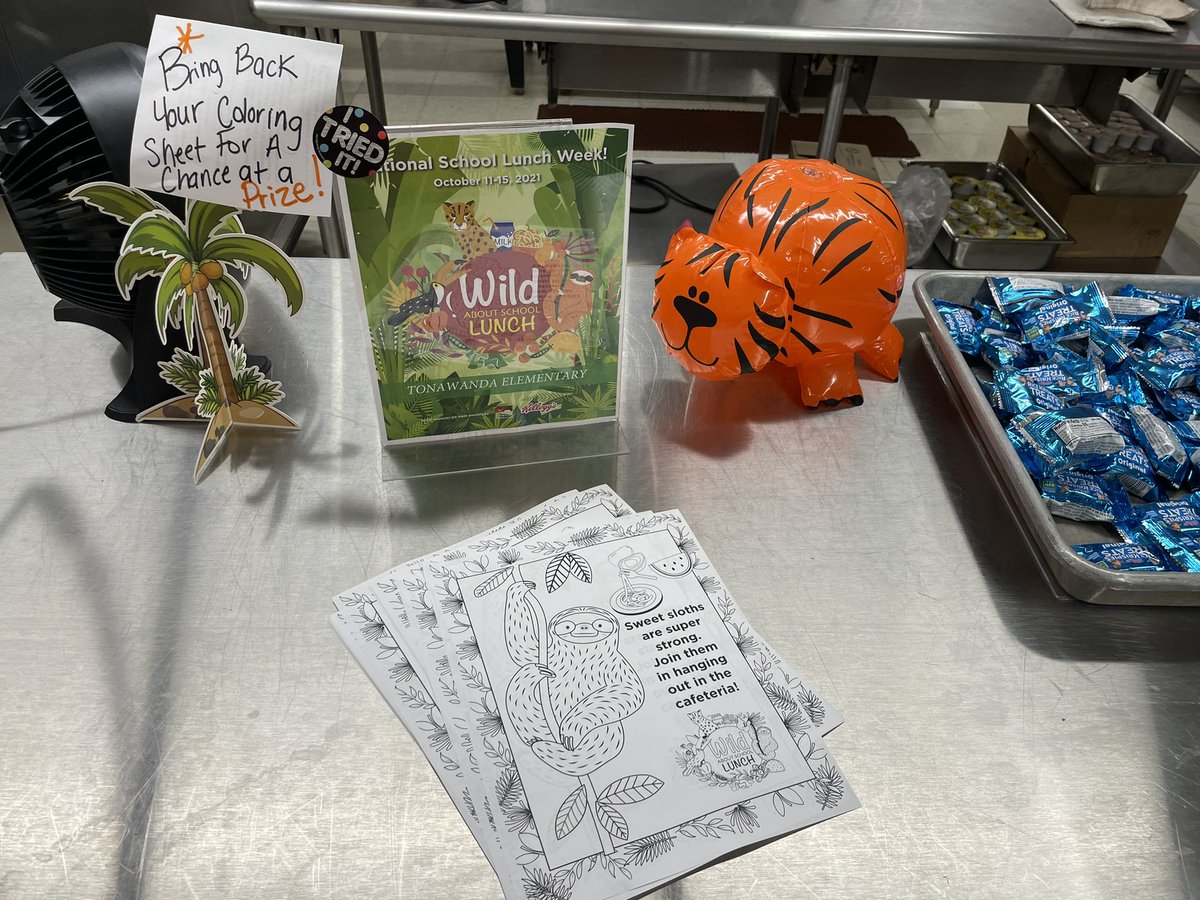 FoodServ_SDE's tweet photo. Celebrating National School Lunch Week @Ton_SDE with decorations and games! Happy #NSLW! https://t.co/kQwnqzSiWJ