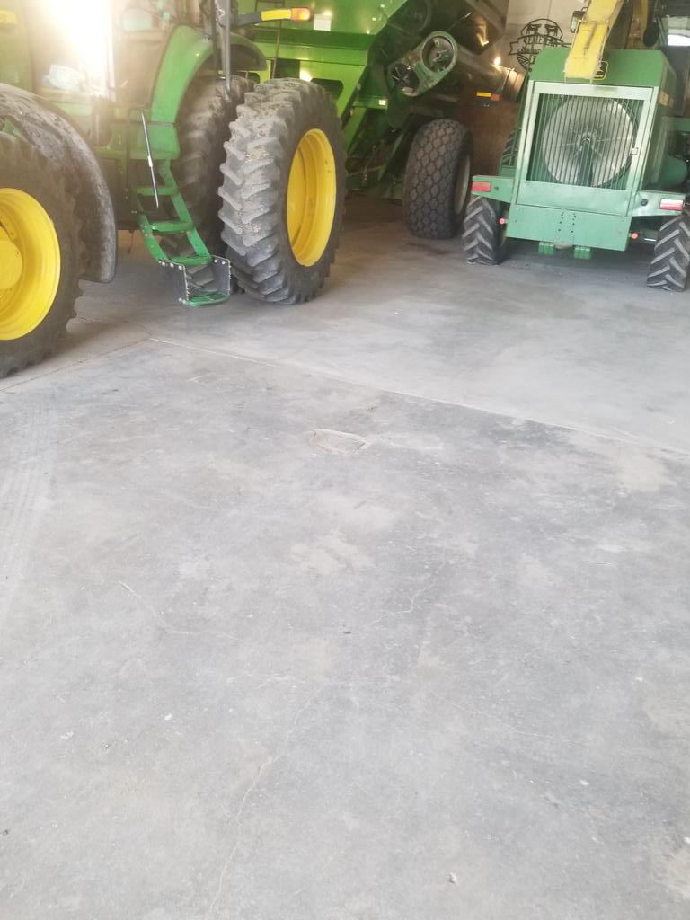 Torie_L's tweet photo. My wife swept the shop for me last night while I baled bean stubble. She knows the way to a man's heart https://t.co/29TrorMO8d
