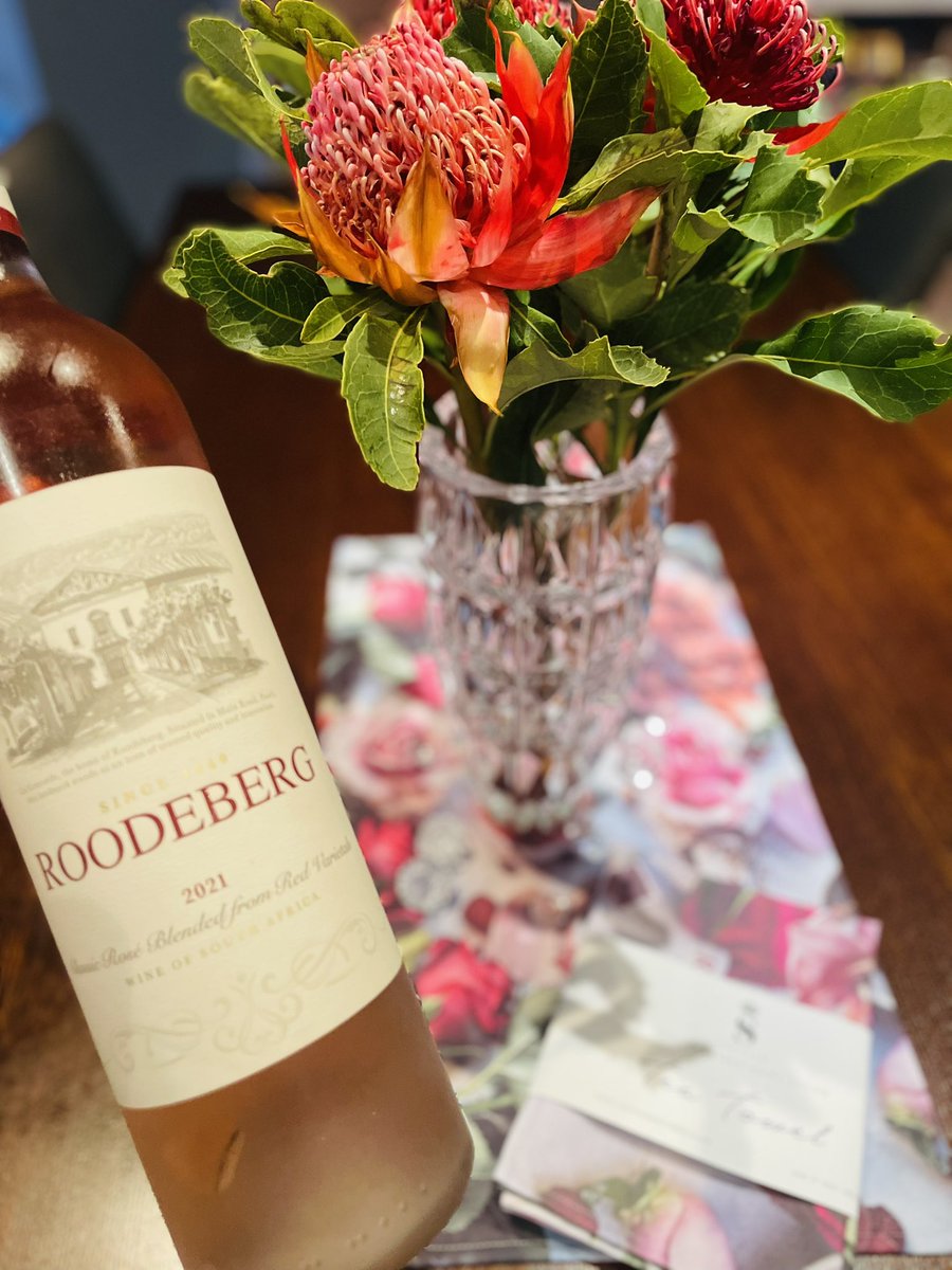 Throughmywinegl's tweet photo. @Roodeberg_Wine Classic Rosé in full summer bloom,the cherished South African classic for over 70 years, has released the 2021 vintage of its vibrant Rosé just in time for summer sipping.
How gorgeous are the #Samesyn
Tea-Towel. https://t.co/HUYiIaeBMf
