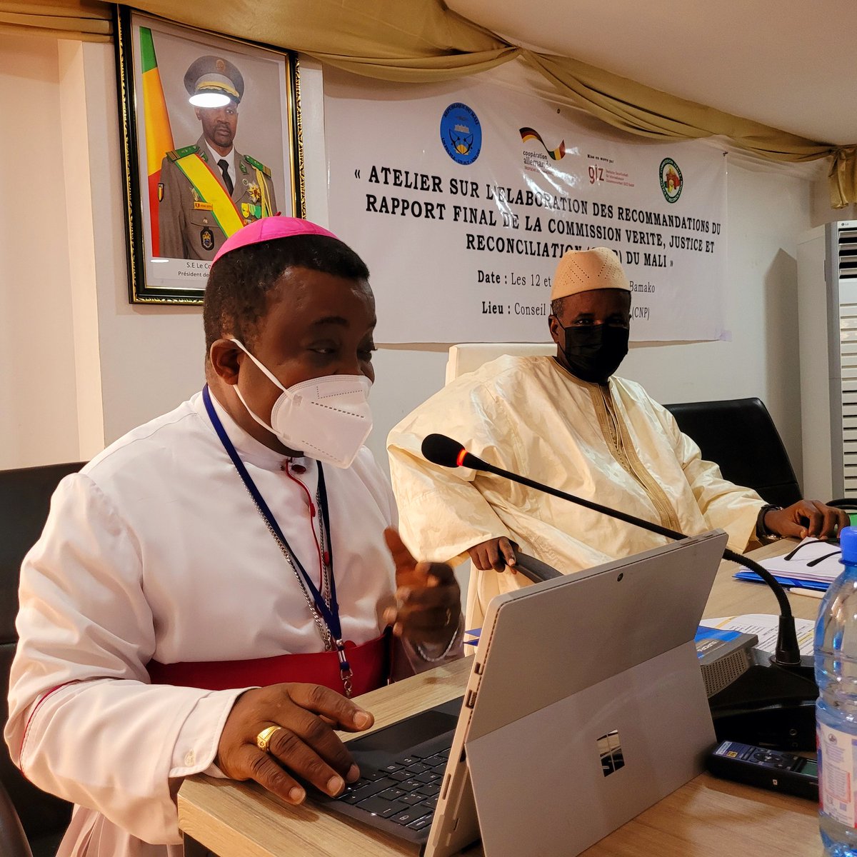 elfjcgc's tweet image. Not every day you share a panel with two #truthcommission chairpersons: M. Sidibé, chair of the Malian CVJR, and Msgr. Barrigah, chair of the Togolese CVJR. 
It's fascinating to see how a truly Global South, African school of #transitionaljustice is emerging.