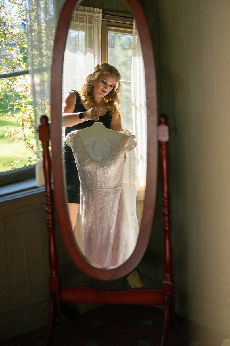 gowestfoto's tweet photo. Wedding dress reflection …

#tahoewedding #gettingready #weddingphotojournalism #bride https://t.co/u80Ssbr4BL