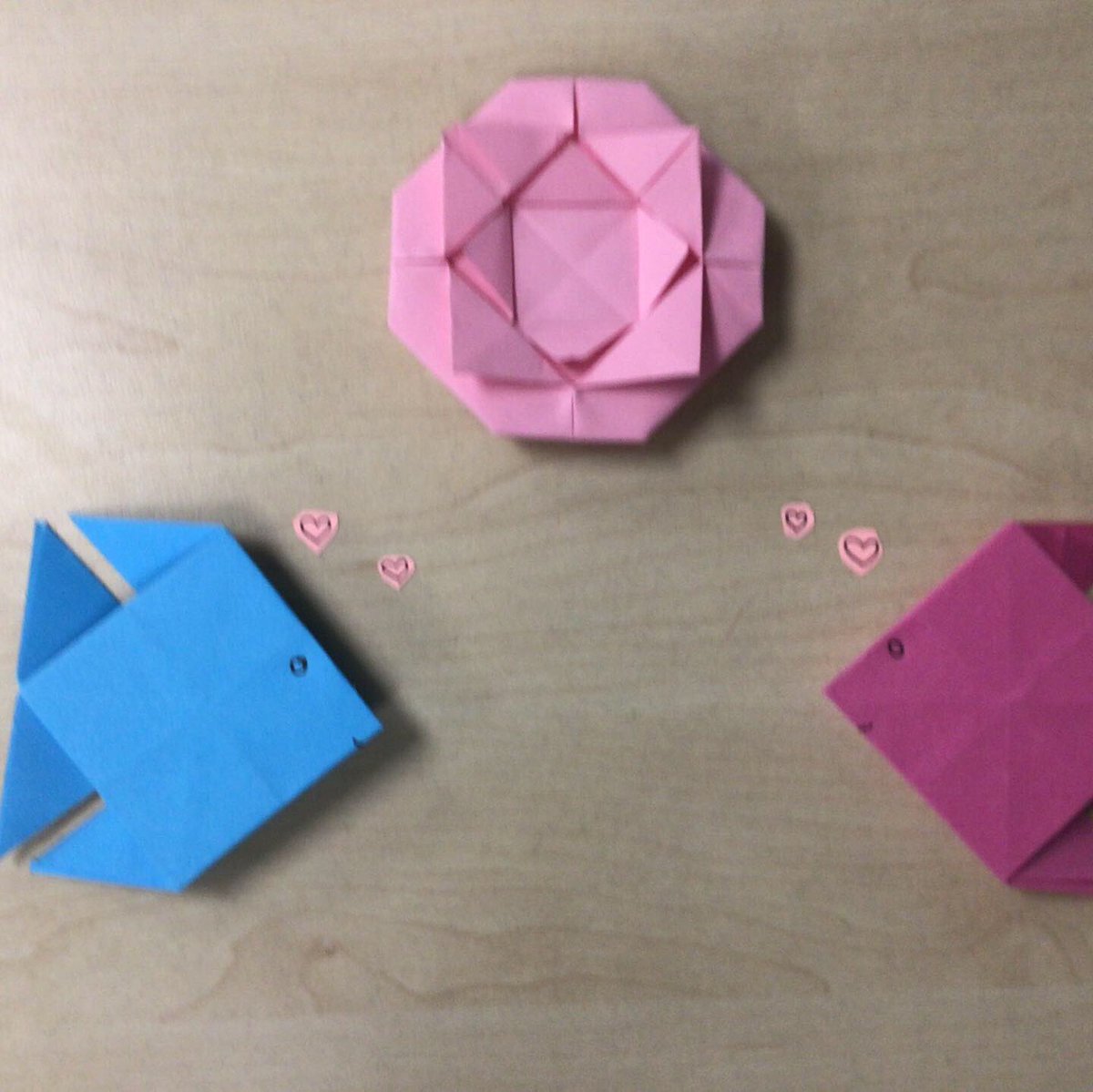 TKRaygor's tweet photo. Origami scenes for #GlobalMakerDay https://t.co/KBLbk7sTSo