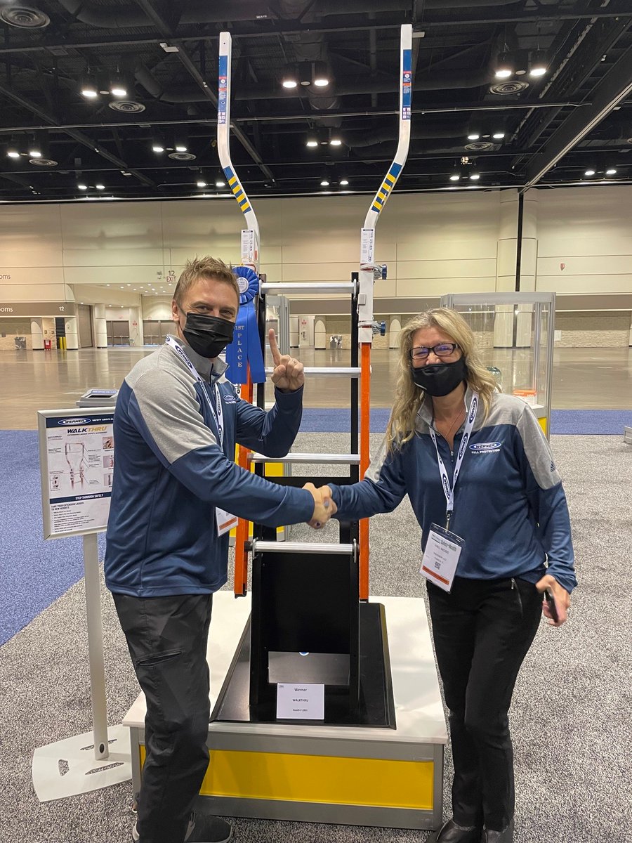 Werner_Safety's tweet image. Newly released Werner WalkThru wins Best in Show at the 2021 @NSCsafety Product Showcase!

The #Werner #ExtensionLadder Safety Accessory provides a smooth transition from ladder to roof, eliminating the need to step around the ladder.

LEARN MORE: wernerco.com/us/products/la…
#nscexpo