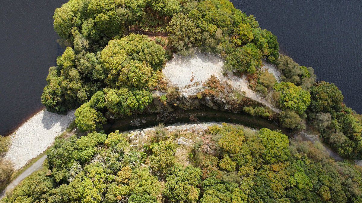 ArchaeoDomus's tweet image. In the beautiful #ElanValley today to survey the Devils Gulch. The Gulch was originally cut for use by the railway built to transport materials for the construction of the reservoirs, but has now been closed for 2.5 years due to several rock falls. W/ @Lewis_Arch @PebbleEngineer