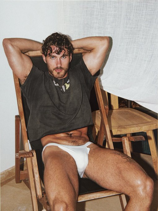 i need a foot rub &amp; a https://t.co/mYzHDXGqYq