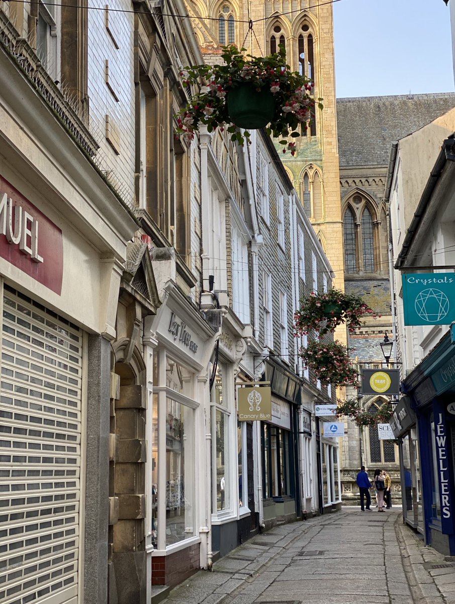 Don’t worry if you’re just checking in &amp; are worried you missed us. We’re getting used to a new time spot here for our hour of local chat, so I’ll keep an eye on tweets &amp; hashtags tonight #TruroHour