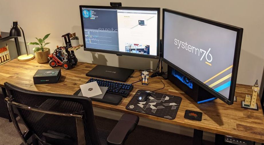 system76's tweet photo. This Darter Pro just moved into its new home, and just look at that open floor plan! So much room for activities 😌 

📸: @robodair on Instagram

#system76 #computersetup #darterpro #laptops #linux #computers #hardware #activities https://t.co/Pt0OE9llPj