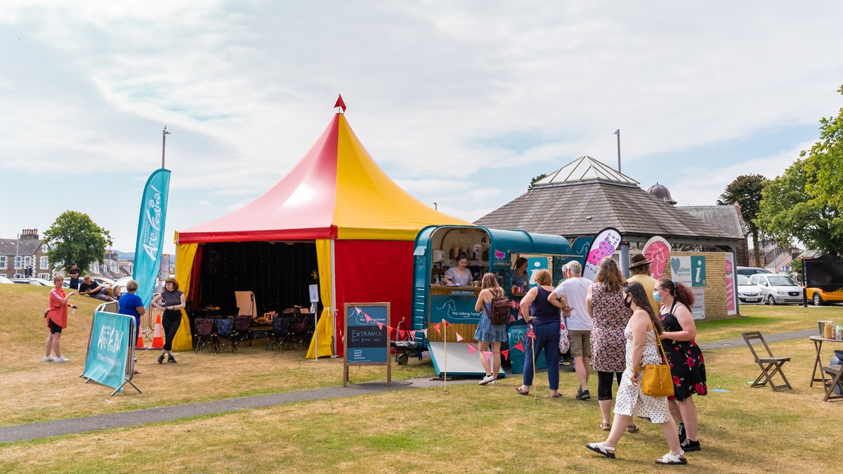 townsendprod's tweet image. Check out our new Talking Horse promo video!!  🐴💛
youtu.be/l4UteMiDSQE