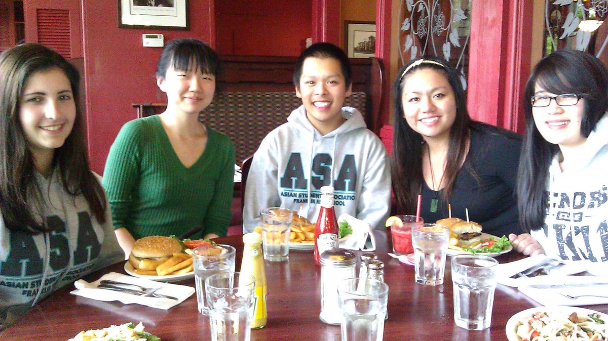 uwtrioub's tweet photo. "In high school, I served as Secretary and, later, President of Franklin’s Asian Student Association (ASA). Being involved in community leadership/volunteering taught me (1/3) https://t.co/zAnAmVt1b4