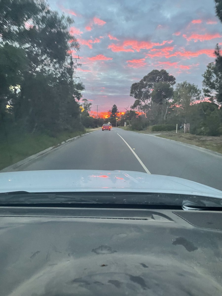 Melbourne’s morning sky, storms are on the way!!