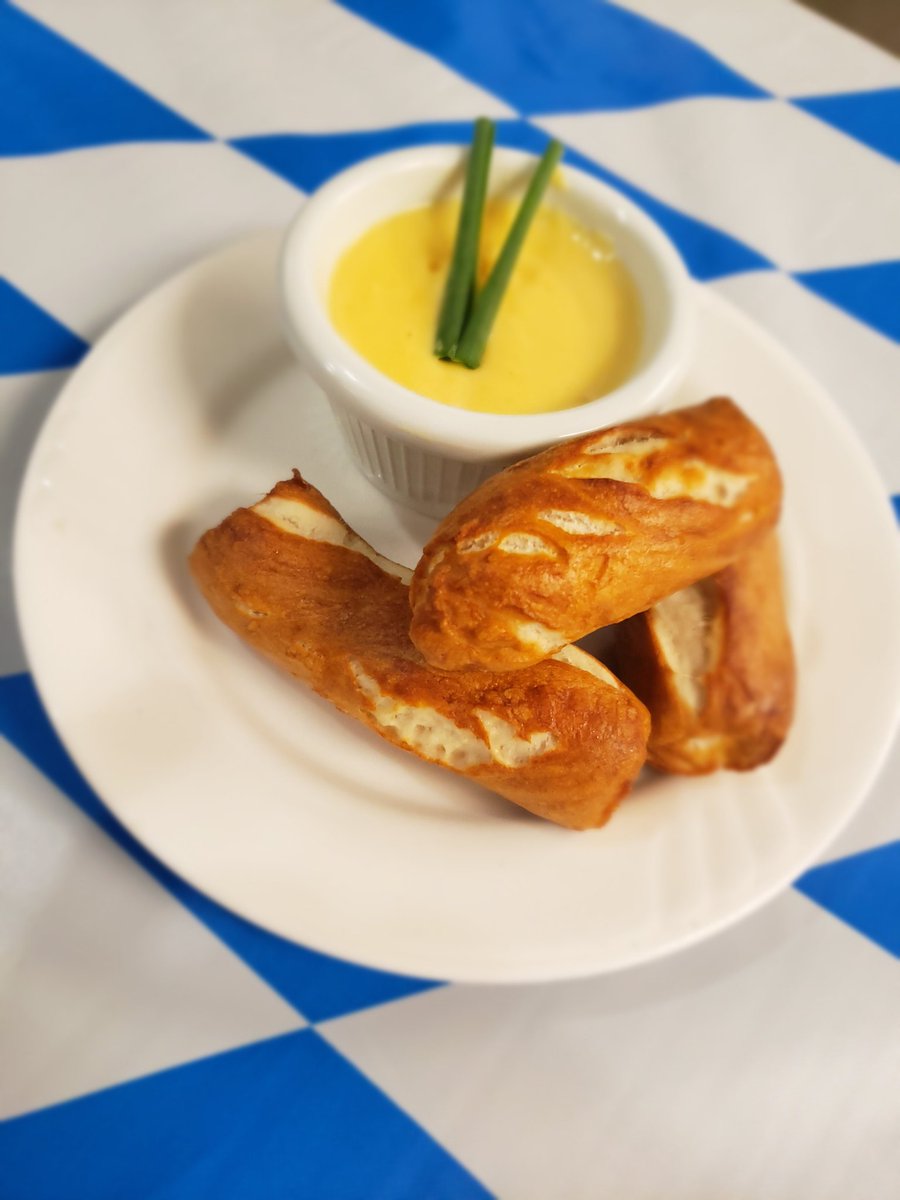 KFValleyViewHC's tweet image. Theme Week Germany Octoberfest Snack today of Soft Pretzels and Beer Cheese Sauce. These were delicious!! @ValleyViewHC @ReyRd2 @PatynkoJody @ChefMike45 @nolafoodguy #TrilogyChefsRock #TasteTheTrilogyDifference #ThemeWeek