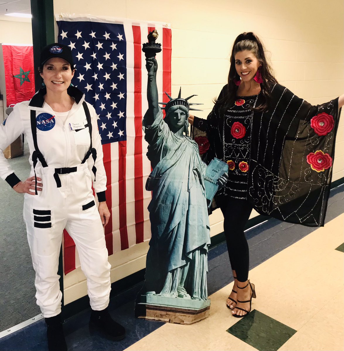 Audrey and Albert and Arnold, Oh My! 🇺🇸💻🗽 <a href="/EubanksDragons/">Eubanks Intermediate</a> <a href="/sagt_cisd/">Southlake GT</a>  #ImmigrantInterviews #MeetYoungImmigrants #ComingToAmerica #BestDressed