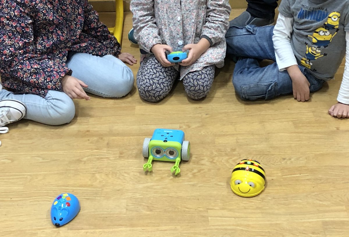 mmoliveras's tweet photo. @NewsNeus @binomi11 🙌 #GràciesInfinites @NewsNeus @RayGallon un privilegi poder compartir #makerspaces #CollaborativeLearning #Creativity #Tecnopedagogy #STEAM #ODS #learningbydoing #ABP 

#CatalunyaNord @RadioArrels #40anysEscolaArrels

#EducativeChange #EducativeChallenge https://t.co/hQbyjwHwjB