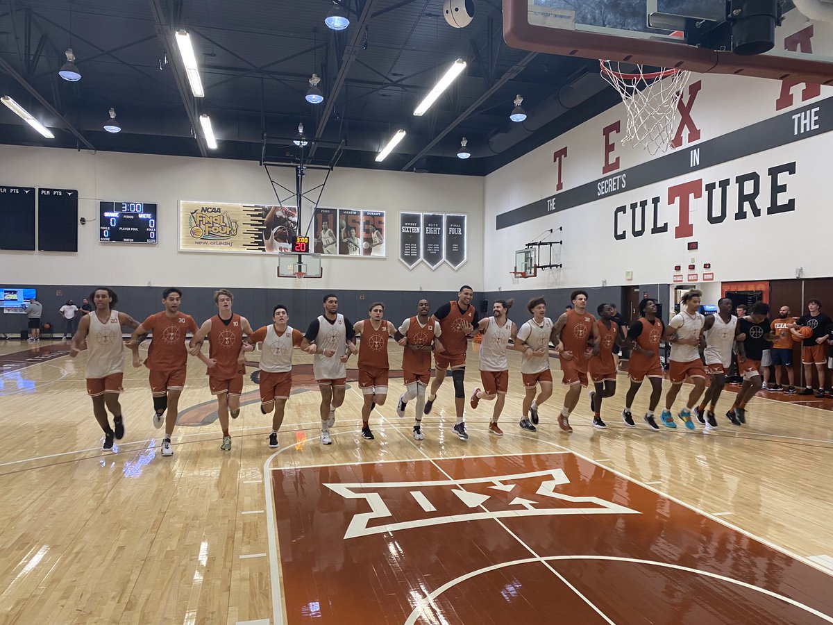 GoodmanHoops's tweet photo. My No. 2 team in the country. https://t.co/VoNv1hRiYO