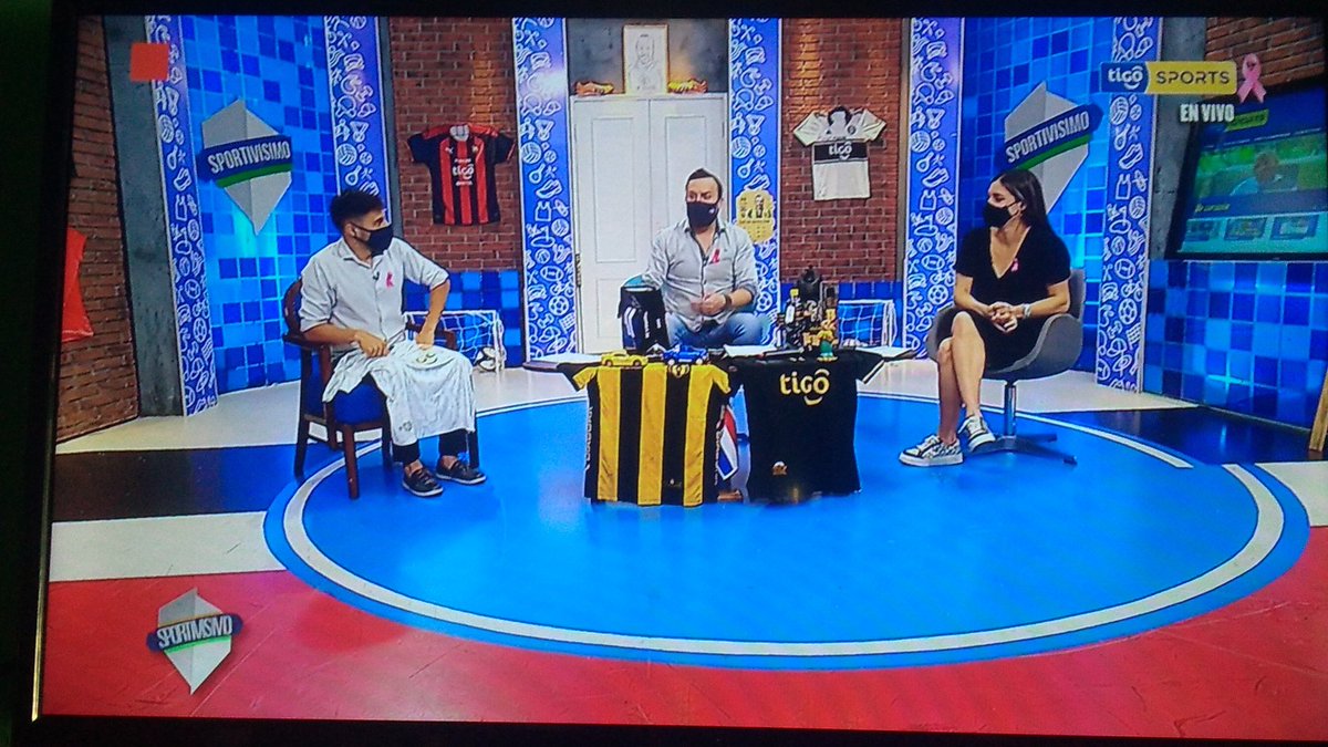rivas_huber's tweet photo. @TigoSportsPY @lucasnataloni @montsegonzalbe @hernan77osorio La remera de Guarani es más linda que mi novia 😭😍😭😍😭😍
Pe regalaminaaa cheveee por favor🙏

Saludos desde La Ciudad de Liberación #SportivísimoPY https://t.co/iqAnhqW69P