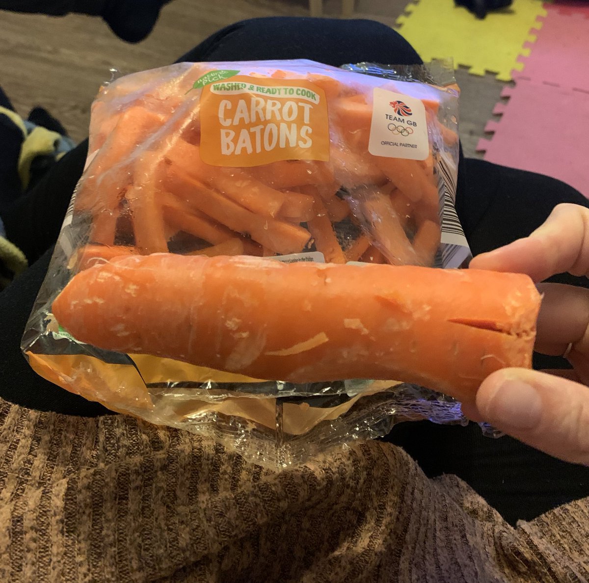 Right, the reason I buy carrot batons is so I don’t have to cut them myself. <a href="/AldiUK/">Aldi Stores UK</a> now you’re just taking the piss.