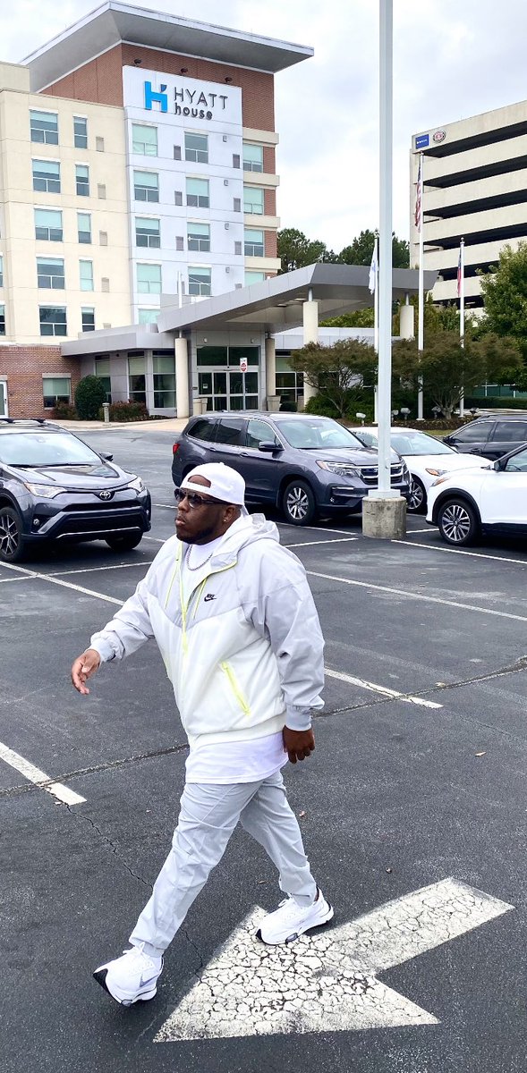 KrizzKaliko's tweet image. Music is an international language. Make it then travel the world and show off. #whozzhouse #earhouse