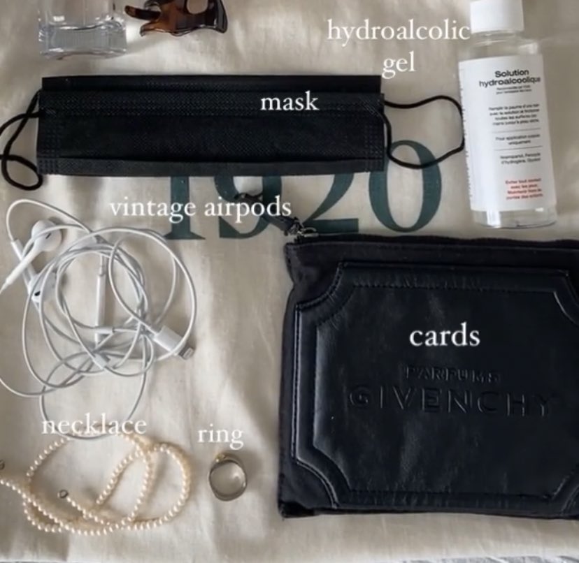 truuu_t's tweet photo. vintage airpods…. https://t.co/P36EUjmmjP