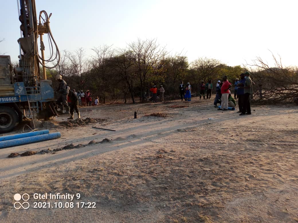 mufarowangu2's tweet photo. #ZimAgricRising
The 35k boreholes @zinwawater is drilling will also anchor the horticultural recovery plan. @EmmanuelMarume5 @farm_value @basera_john @GlobalFarmersC1 https://t.co/86iKZcJwLc