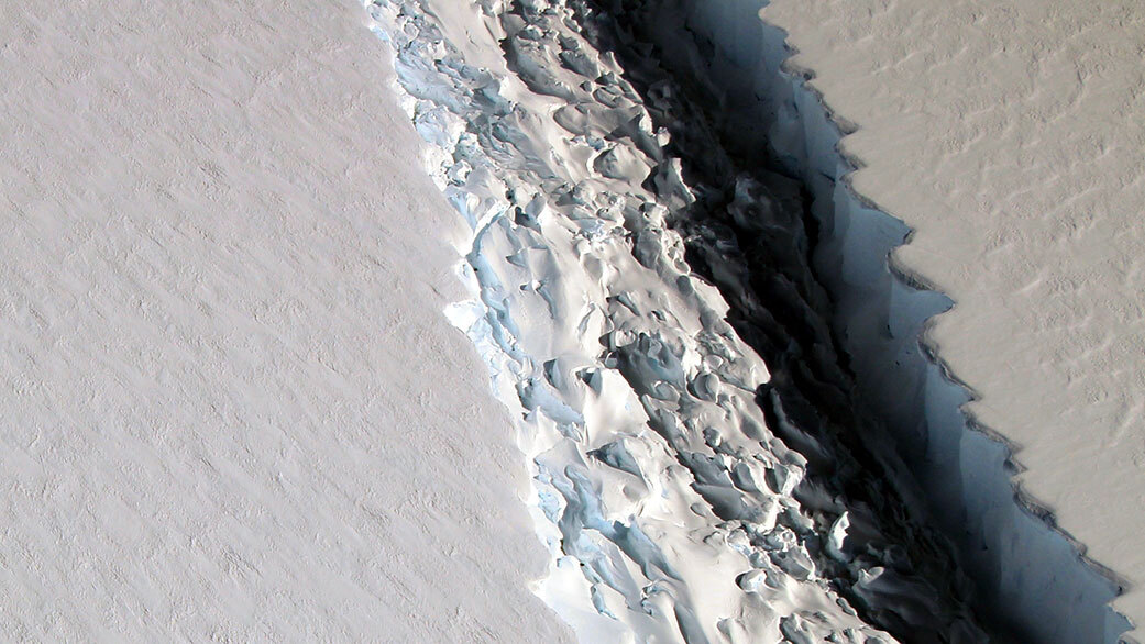 SrGaia's tweet photo. #EarthVitalSigns: Icy ‘Glue' May Control Pace of Antarctic Ice-Shelf Breakup https://t.co/nI7IlASxnW #ClimateChange https://t.co/8cmXks7U6p