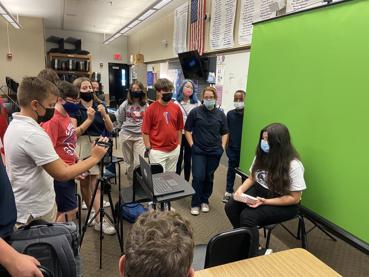 jpstivers's tweet photo. Making progress with our @CrosbyMiddle Media Production Club!  I cannot wait to see what these students create as the year continues!  🎥 https://t.co/dsJC877DhG